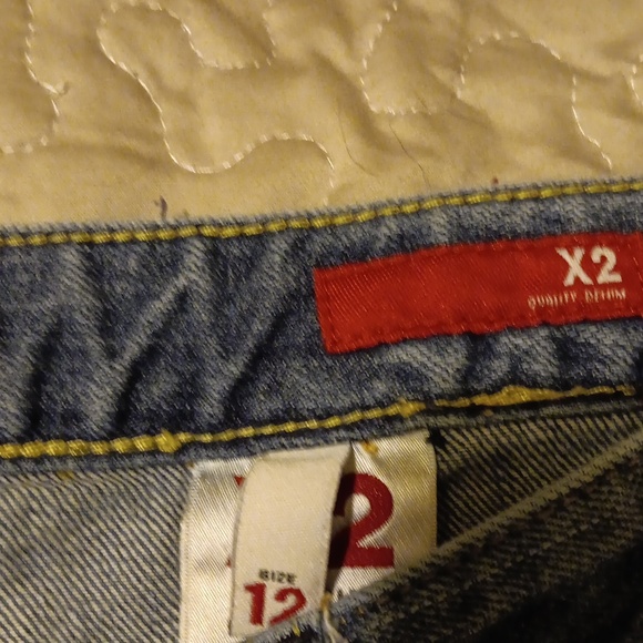 X2 Capri Jeans - Picture 4 of 5
